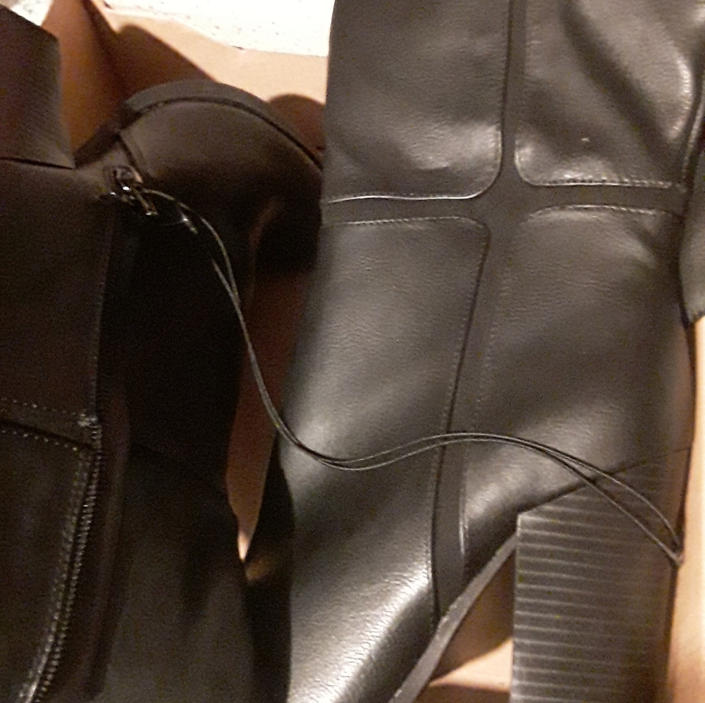 Black boots with block heels